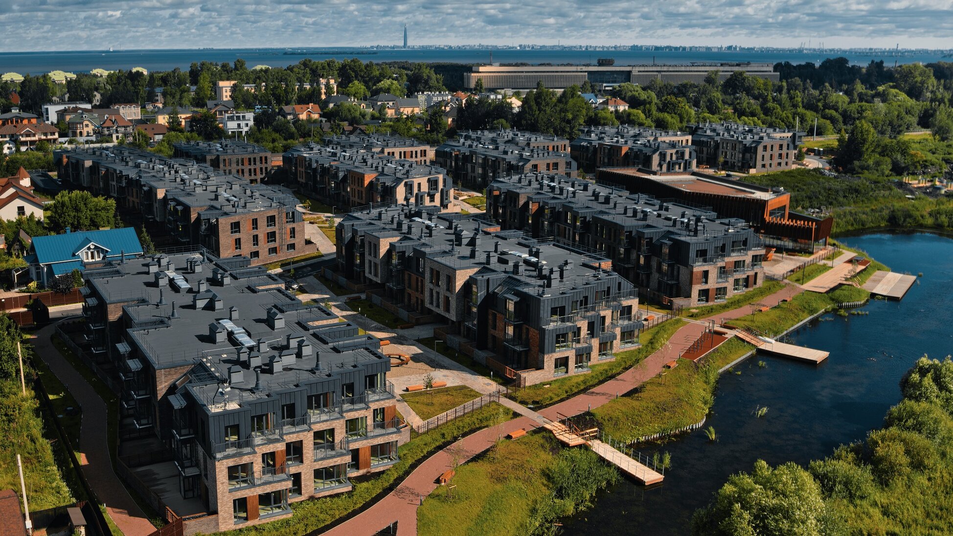 ЖК «Veren Village Стрельна» от VEREN GROUP — малоэтажный бизнес-класс у озера