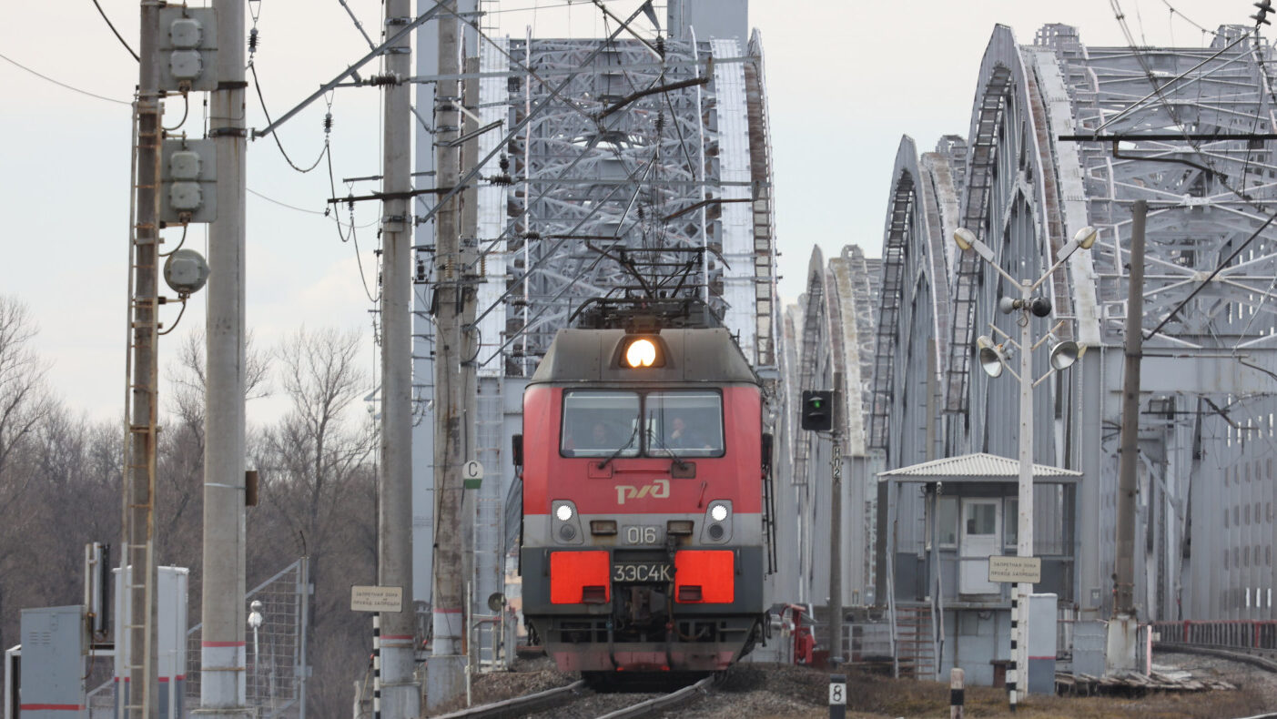 Поезд